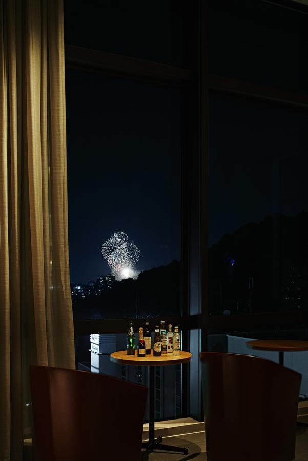 松山大街道光芒酒店 外观 照片